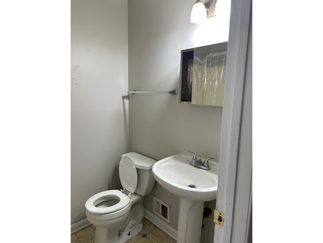 Photo - 1061 Filbert St