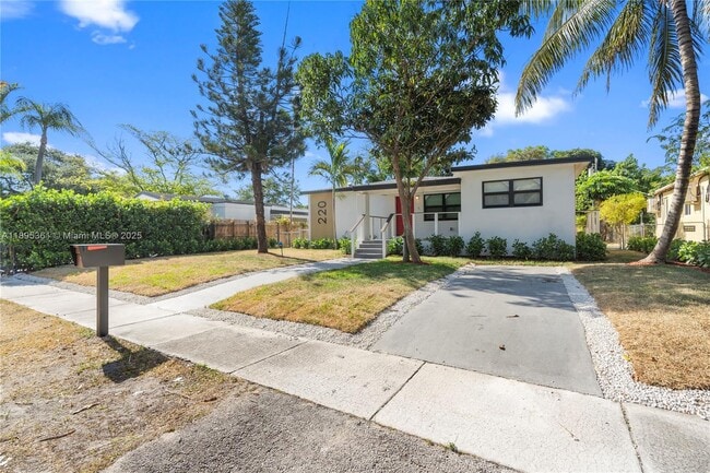 Photo - 220 NW 134th St