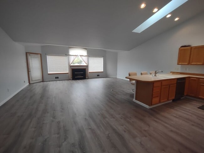 Photo - Large Golf Course 1 Story Home