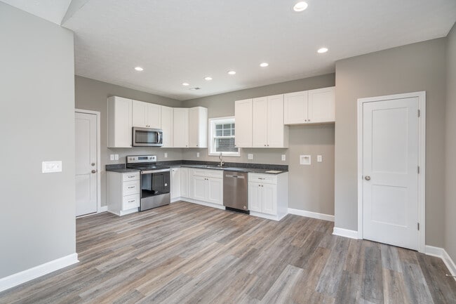 Photo - 2679 Cedrus Ave