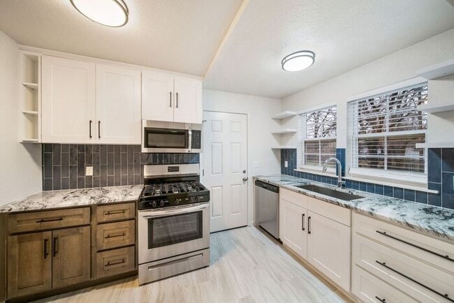 Beautifully Remodeled 2-Bedroom Home in No... - Beautifully Remodeled 2-Bedroom Home in No...
