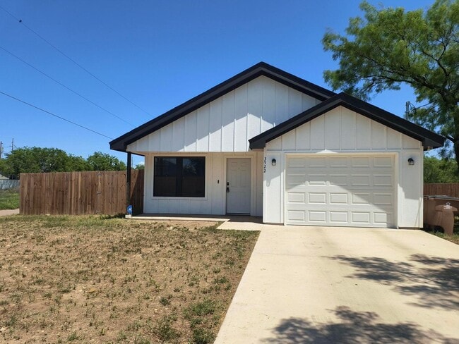BEAUTIFUL, newly built 3 bedroom, 2 bath h... - BEAUTIFUL, newly built 3 bedroom, 2 bath h... House
