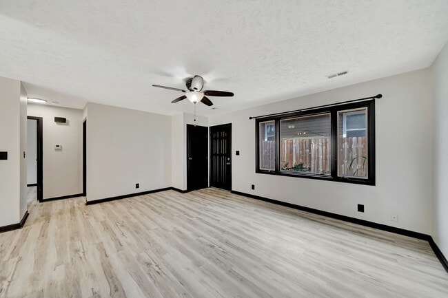 Photo - 5707 Ballard Ave Unit 5709