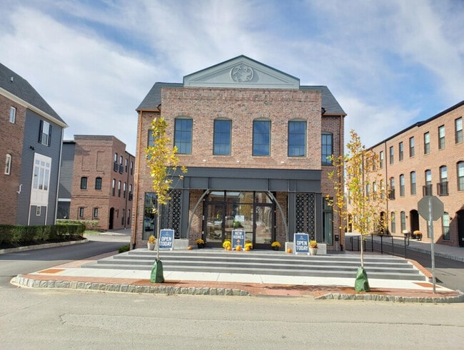 Photo - 201 Market House Cir