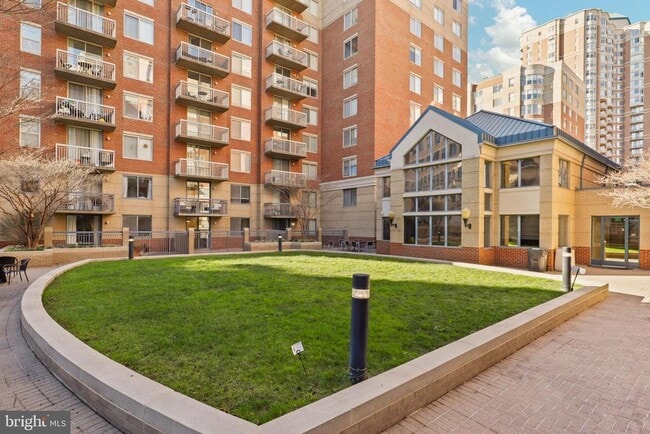 Building Photo - 3835 9th St N Unit 104W Rental