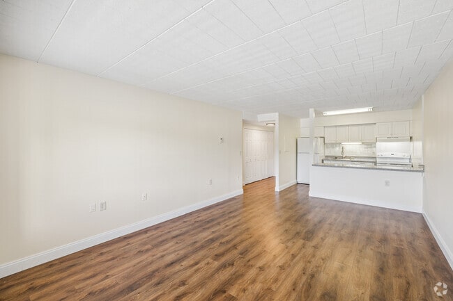 Style B - 1BR,1BA - 730SF - Living Room - Whitney Towers
