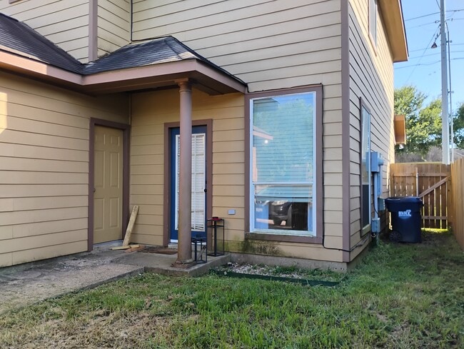 Photo - 3905 Victoria Ave