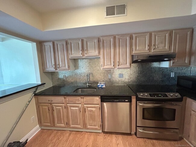 Photo - 666 Main Ave Unit A5