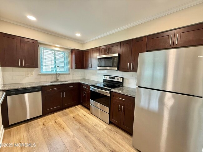 Photo - 79 Greenwood Dr
