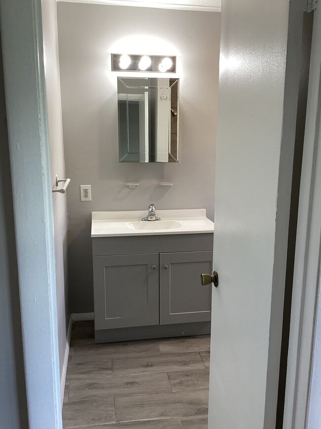 Photo - For Rent / En Alquiler 3 Bedroom House Lakehurst