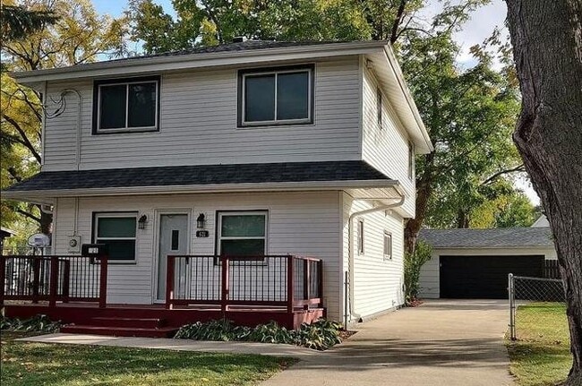 Photo - 621 E Granger Ave