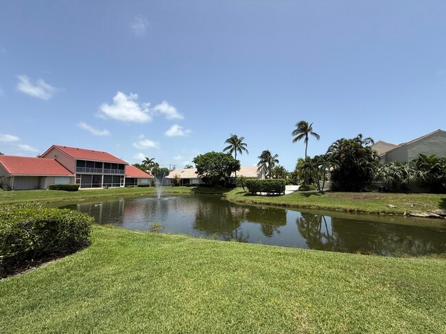 Photo - 225 N Lakeshore Dr