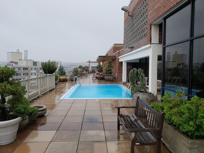 Photo - 1301 20th St NW Unidad 10007