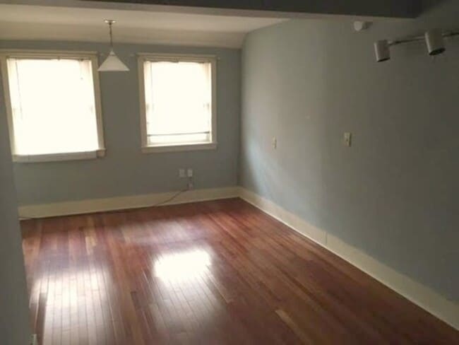Photo - 355 Pearl St Unidad 2