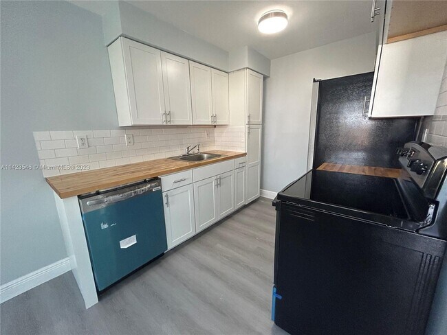 Photo - 1120 SW 30th St Unit b