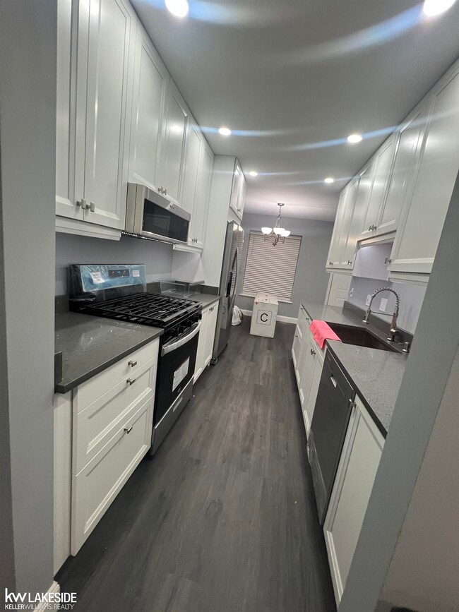 Photo - 4460 15 Mile Rd