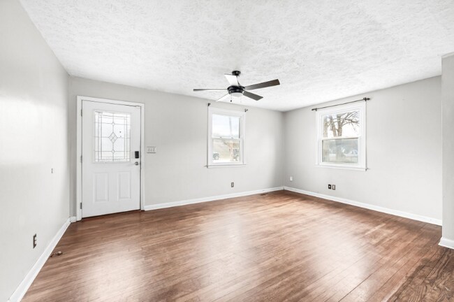 Photo - 5023 Packard Dr