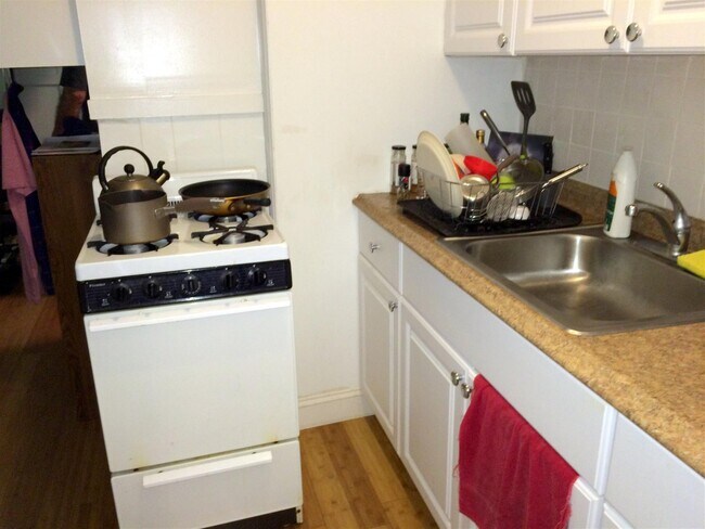 Photo - 60 Otis St Unidad B