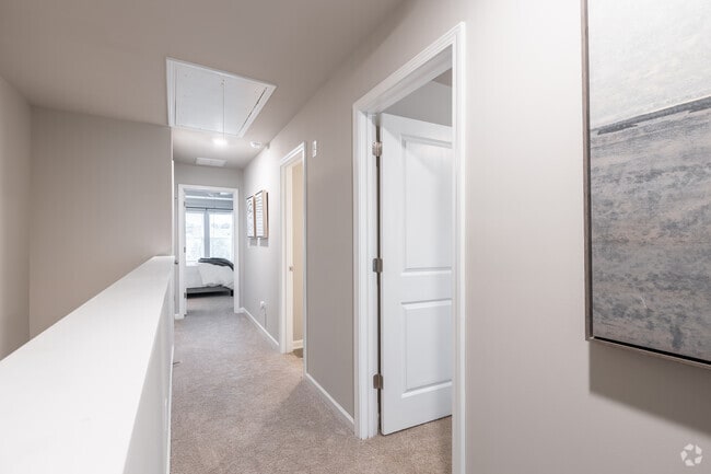 3BR, 2,5BA - 1586SF