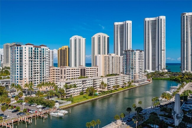 Building Photo - 500 Bayview Dr Unit 1227 Rental