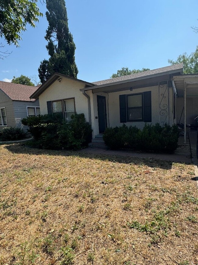 Building Photo - 1420 Austin St