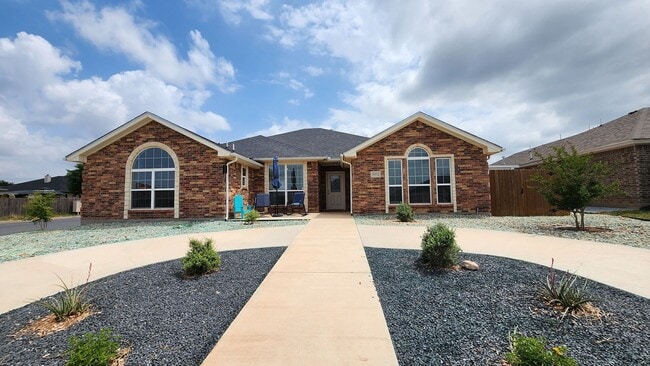 New, Gorgeous 4 bedroom, 3 bathroom home C... - New, Gorgeous 4 bedroom, 3 bathroom home C...