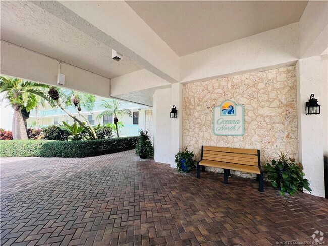Building Photo - 9940 S Ocean Dr Unit 703 Rental