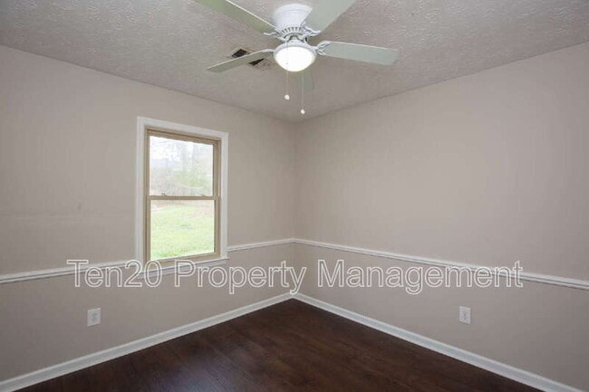 Photo - 4827 Sequoia Dr