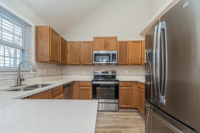 Photo - 1024 Alderleaf Dr