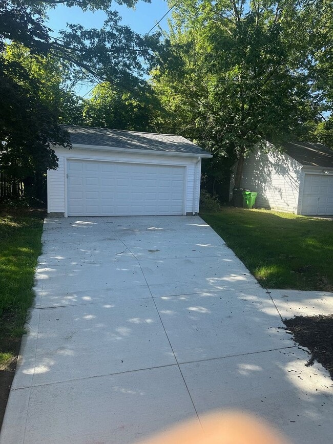Photo - Stunning South Euclid 3 Bedroom