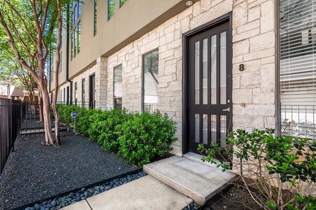 Building Photo - 1600 N Haskell Ave. Unit 8