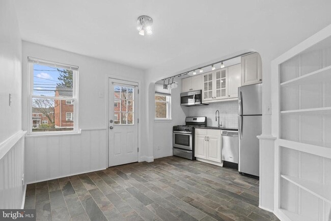 Photo - 227 Willow Ave