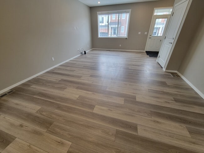 Photo - 20821-2019A 19A Ave NW