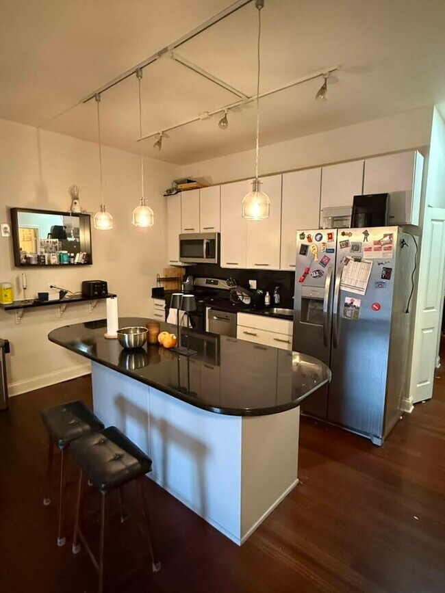 Photo - 811 W Lill Ave