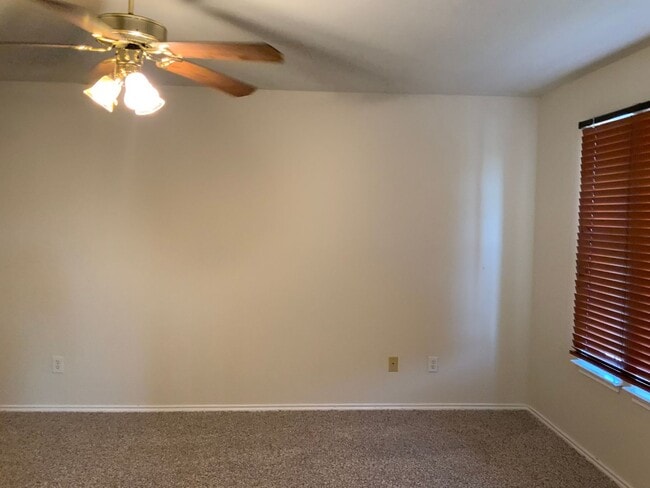 Photo - 2 Story 3 Bedroom 2 Bath 2 Week Free Move ...