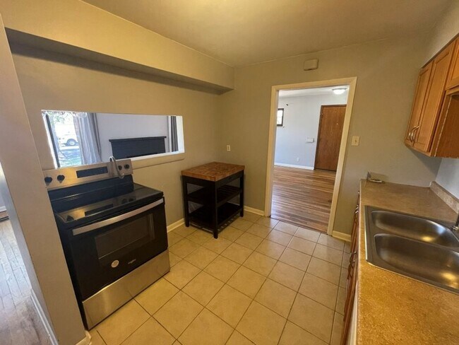 Photo - Spacious 3 bed/1 bath w/W/D and 2 car garage