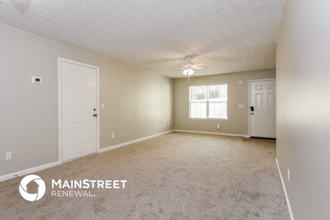 Photo - 211 Clydesdale Ln SE