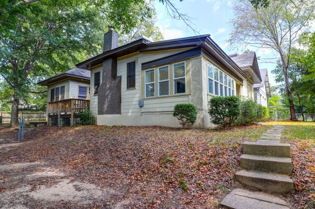 Photo - COMING SOON: 3 Bedroom 1.5 Bathroom House ...