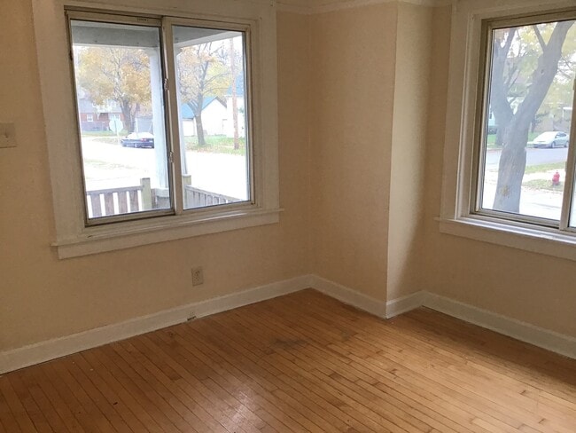 Photo - Roomy 3 Bedroom Single Family Home ( Franklin Heights )