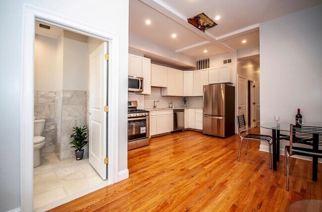 Photo - 80 Marion St