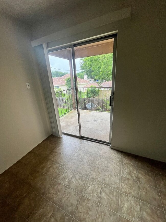 Photo - Cedarhill Apartments Unit D