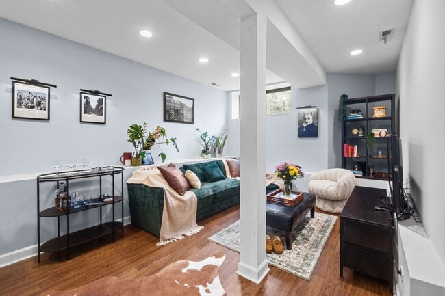 Photo - 4755 Malden St Unit GR