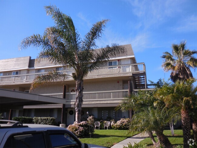 Building Photo - 309 E Surfside Dr Rental