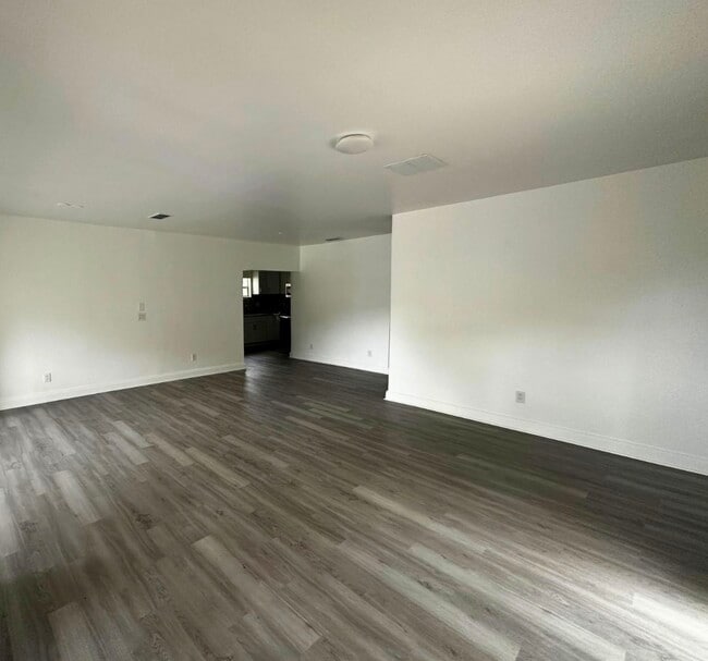 Photo - 1645 NE 175th St