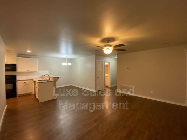 Photo - 737 SW 13th St