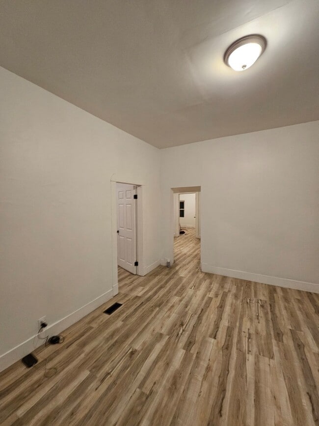 Building Photo - 1206 W 25th St