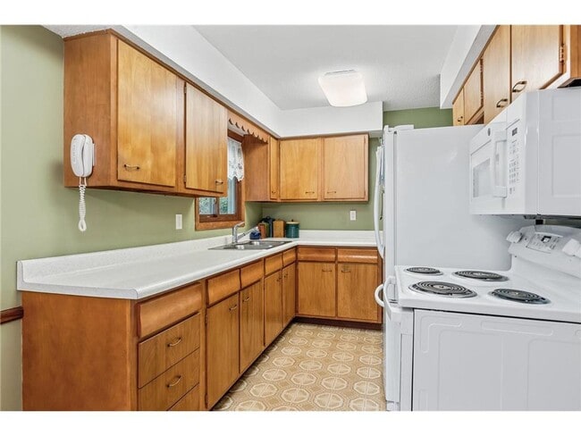 Photo - Classic, charming character *3Bd*2Bath*1 Den 1584 SqFt in New Hope Avail May 1!