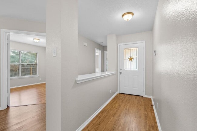 Photo - 905 Lodosa Dr
