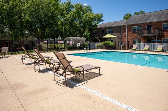 Vetra Forest Hills - Lexington Street