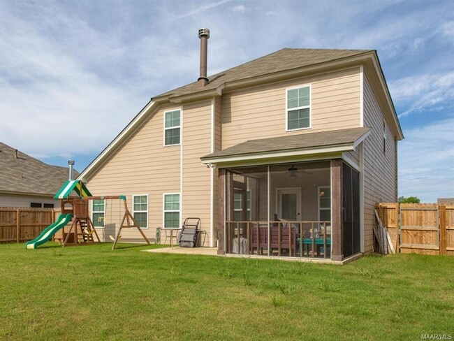 Photo - 500 Lismore Pl